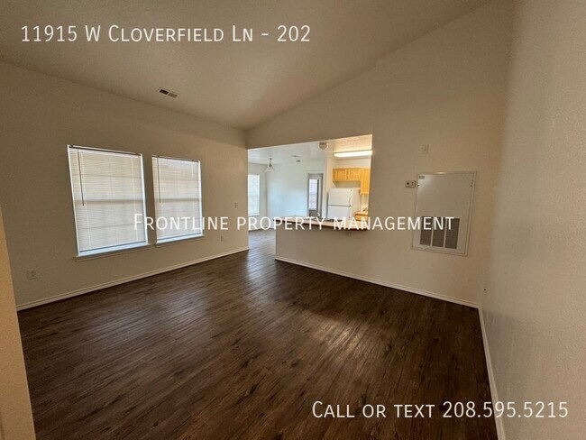 Building Photo - Spacious 2 Bed/ 2 Bath upper Level Apartment!