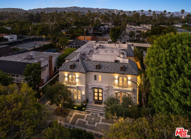 Foto del edificio - 718 N Rodeo Dr