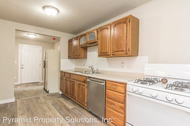 Building Photo - 3 br, 1 bath House - 4213 SE 8th St