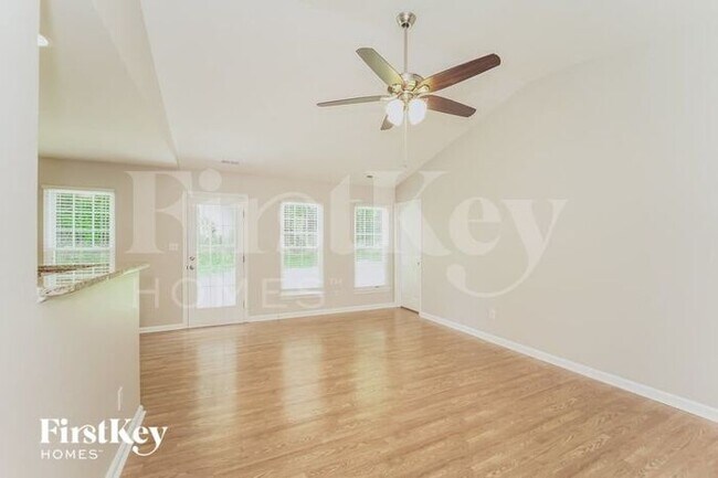 Building Photo - 246 Grayland Road
