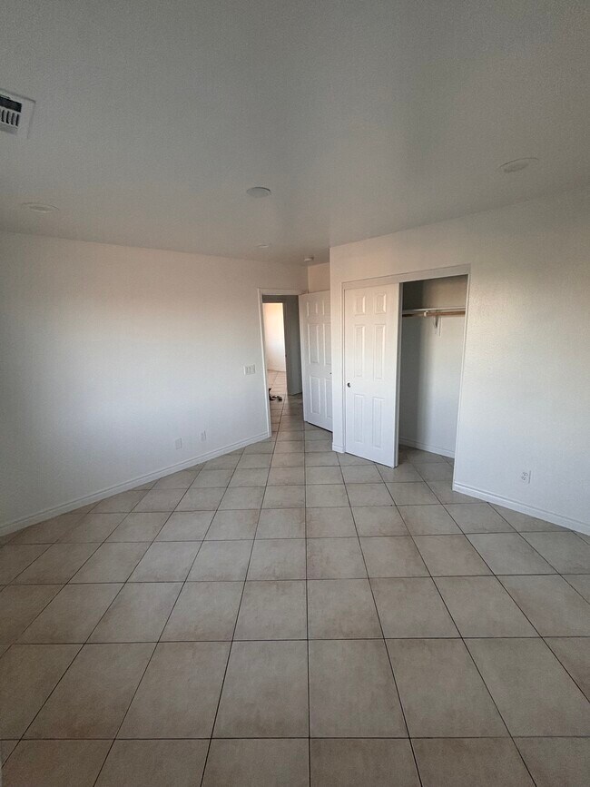 Foto del edificio - 1137 S Herbert Ave