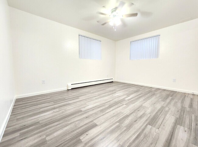 Foto del edificio - 1330 Zephyr St