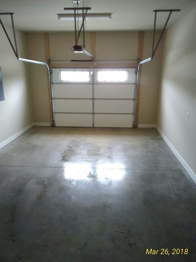 Foto del edificio - 3 Bedroom 2.5 Bath Townhome with Garage for Rent in Cooper Sq Neighborhood