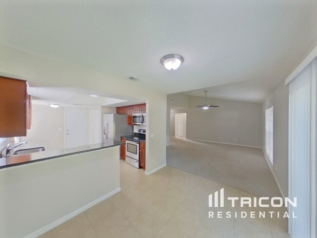 Building Photo - 4013 Forecast Dr