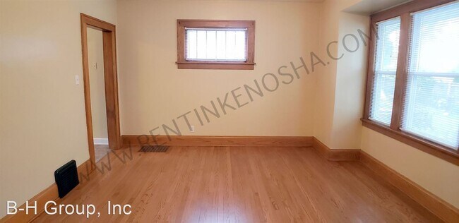 Building Photo - 3 br, 1 bath House - 4424 19th Ave