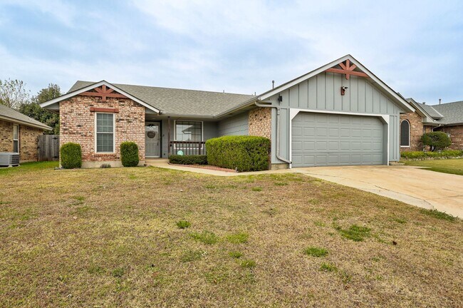 Building Photo - Charming 3-Bed, 2-Bath Home in North Moore...