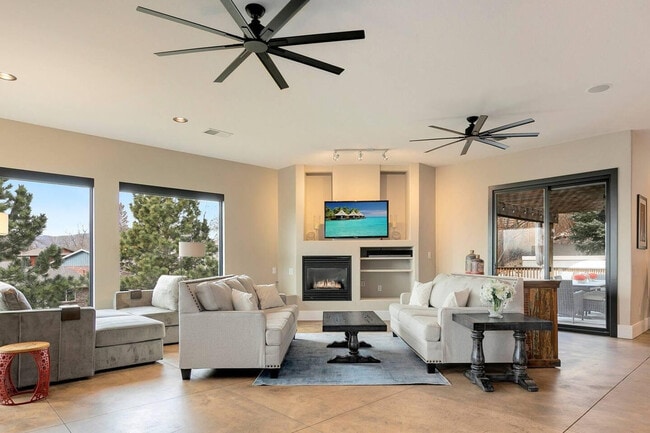 Building Photo - 1942 S Routt Ct