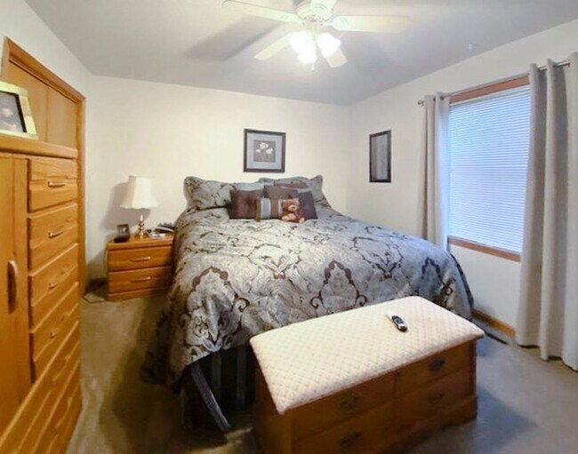 Foto del edificio - Sublease - 3 Bedroom Duplex Available Nove...