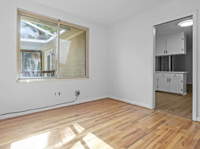 Building Photo - 1521 Toni St
