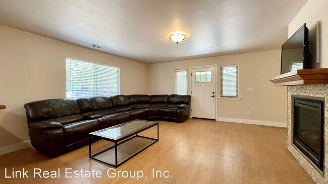 Foto del edificio - 5 br, 2.5 bath House - 245 East Foothill B...
