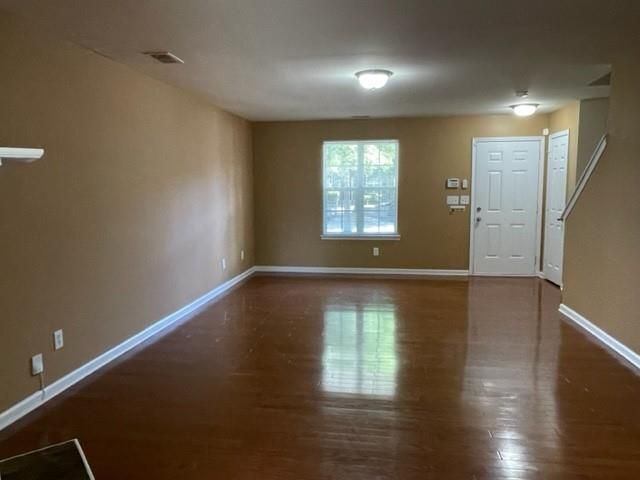 Foto del edificio - 708 Crestwell Cir