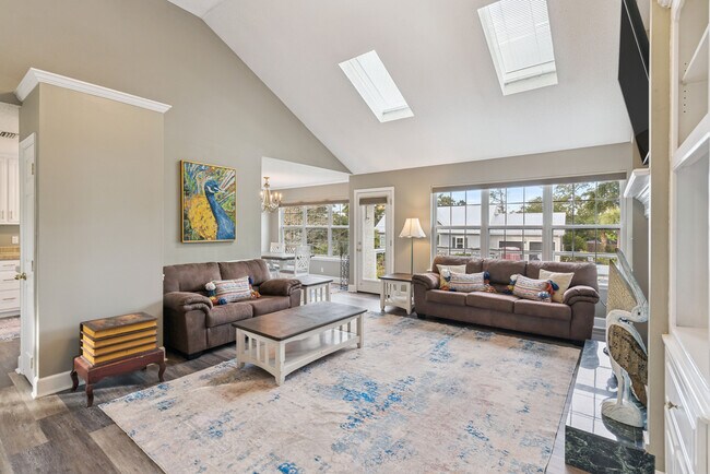 Foto del edificio - 111 Thompson Cove Rd