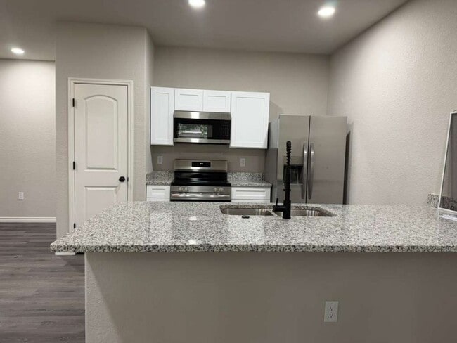 Building Photo - 7616 Windsor Oaks