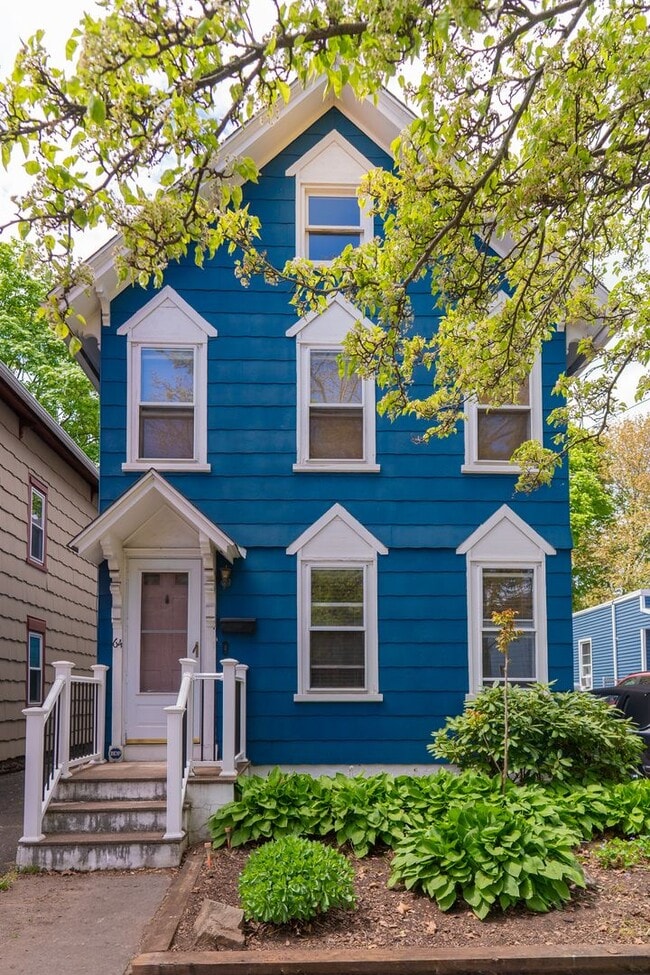Building Photo - 64 Nicoll St