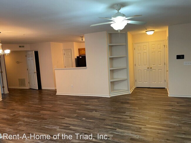 Foto del edificio - 2 br, 2 bath House - 5010-D Lawndale Drive