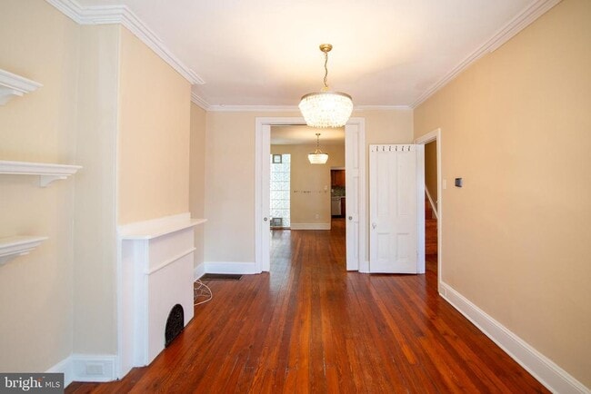 Building Photo - 2211 Bainbridge St