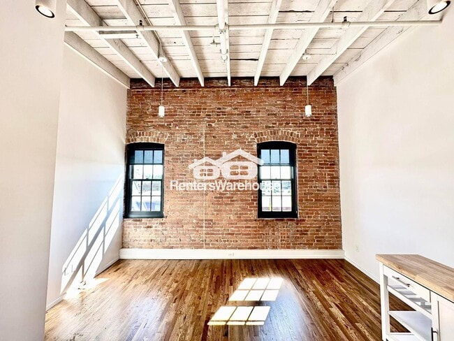 Building Photo - 112 SE 4th St