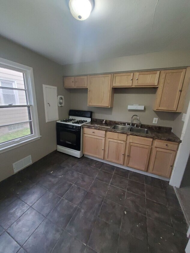 Building Photo - 4047 N 84th St