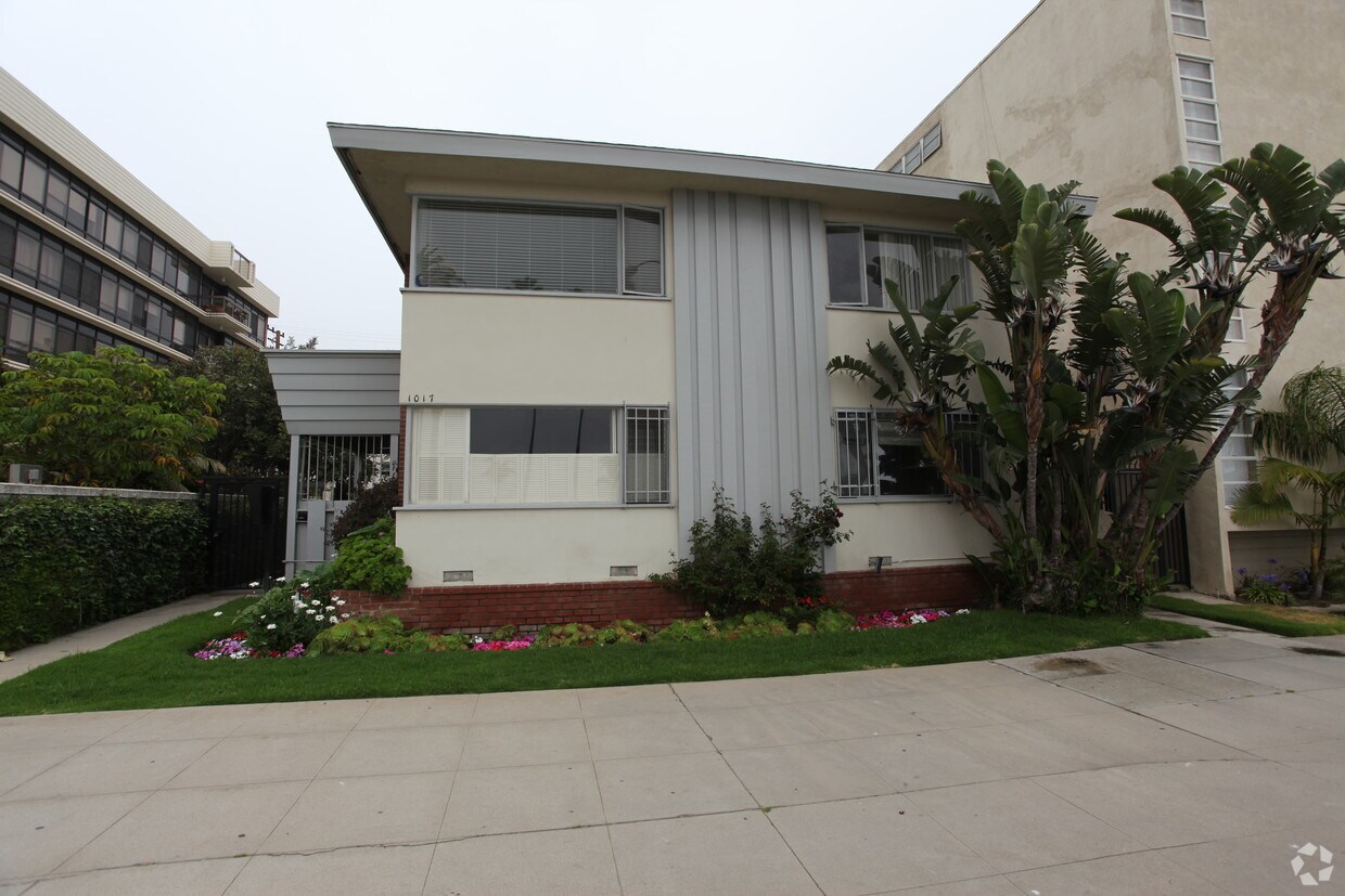 Primary Photo - 1017 Ocean Ave