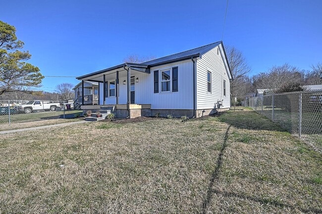 Building Photo - 502 Colorado St