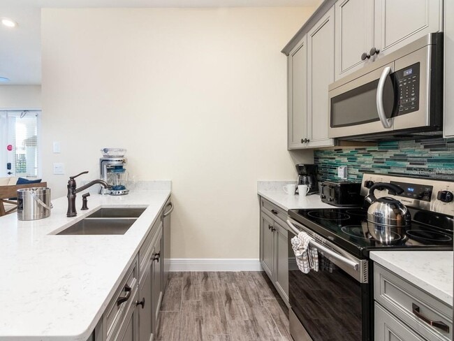 Building Photo - 3016 Parrot Head Pl