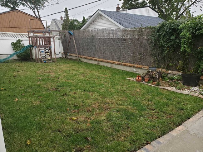 Foto del edificio - 63 Carnation Rd