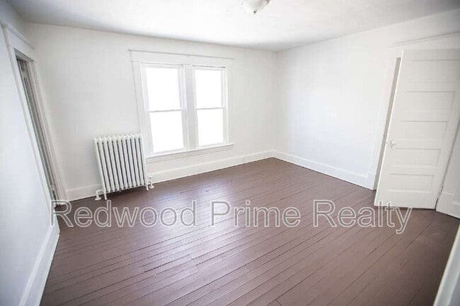 Foto del edificio - 554 Highland Avenue