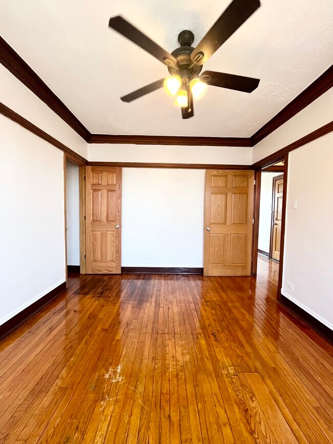 Foto del edificio - 2154 N Kildare Ave