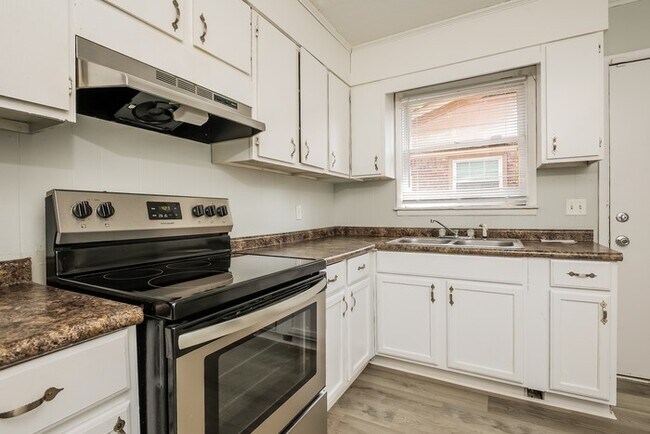 Foto del edificio - Beautiful 4  Bedroom Home Close to I-77!