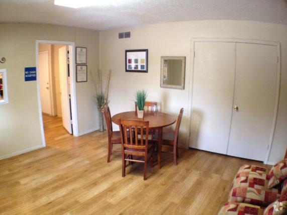 Dining Room - Lawnwood Apartments