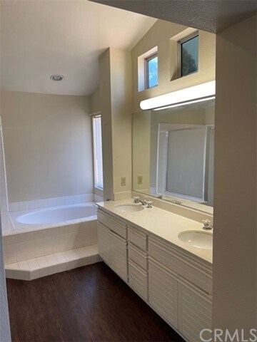 Building Photo - 15905 Oro Glen Dr