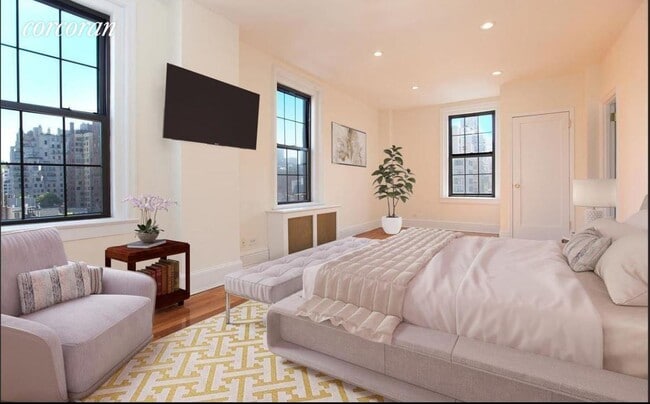 Building Photo - 30 E 68th St