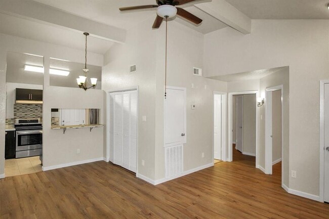 Building Photo - 12714 Summer Mill Dr