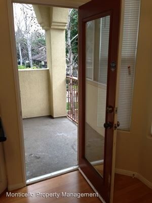Building Photo - 389 W Summerfield Cir