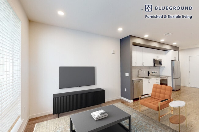 Building Photo - 2600 Lawrence St