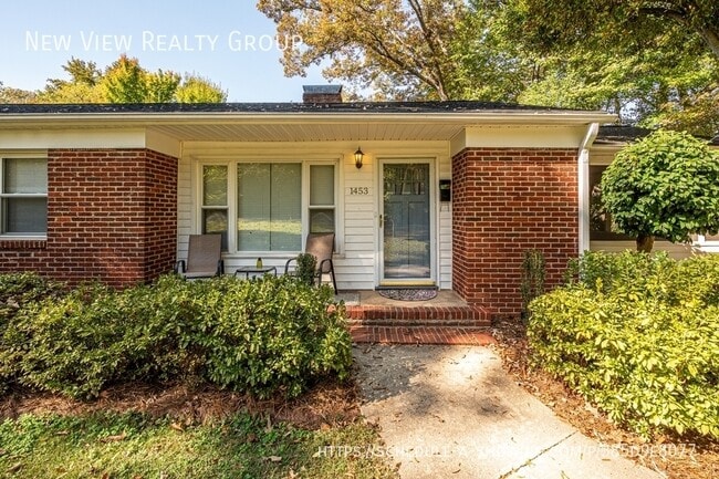 Building Photo - 1453 Medford Dr