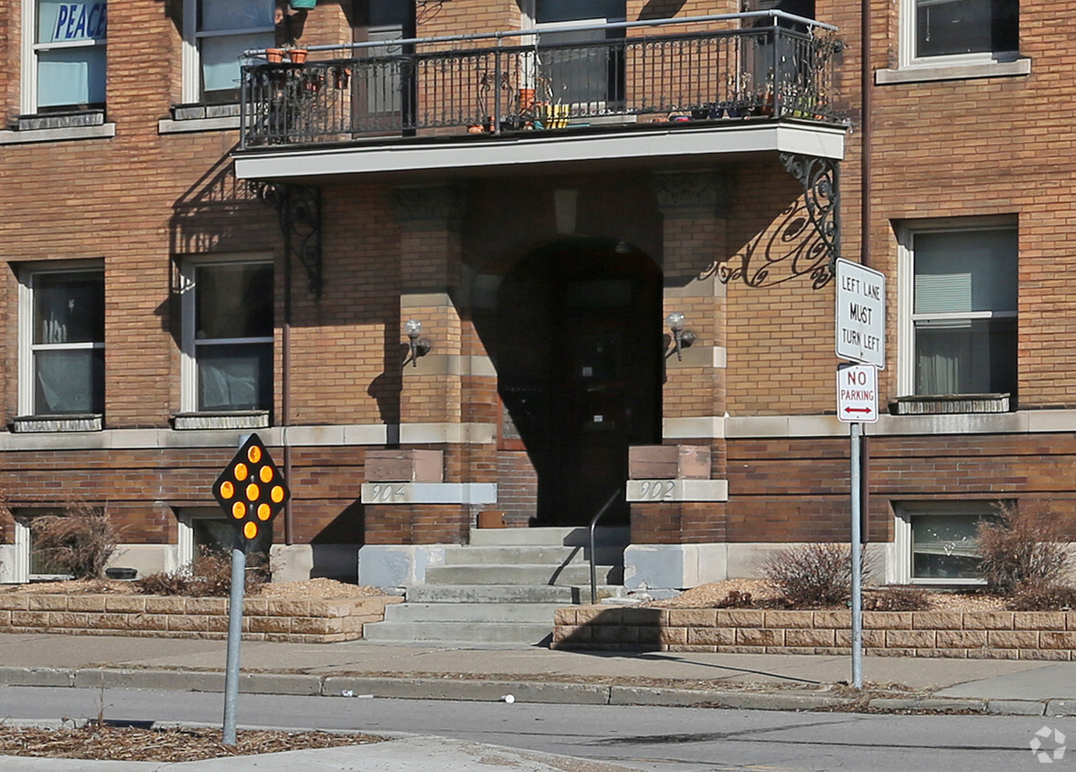 Foto del edificio - Lowry Hill District: Apartments