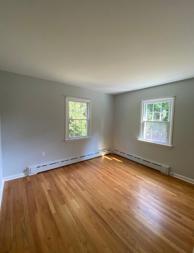 Bedroom - 960 Wolf Hill Rd