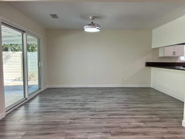 Foto del edificio - 6069 Lake Nadine Pl