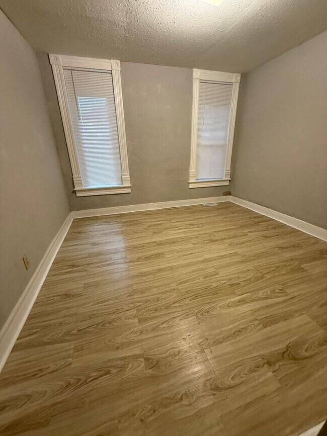 Foto del edificio - 1332 Buchanan Ave