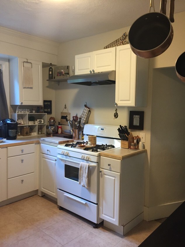 61 Jerome St Unit 1, Medford, MA 02155 Room for Rent in Medford, MA
