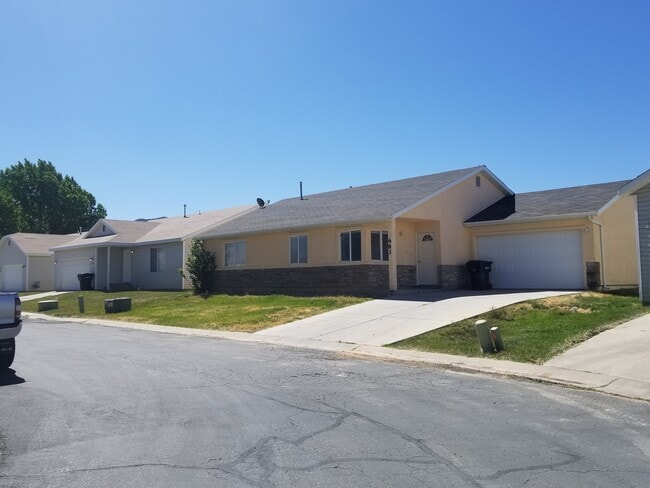 Building Photo - 683 W 1275 N