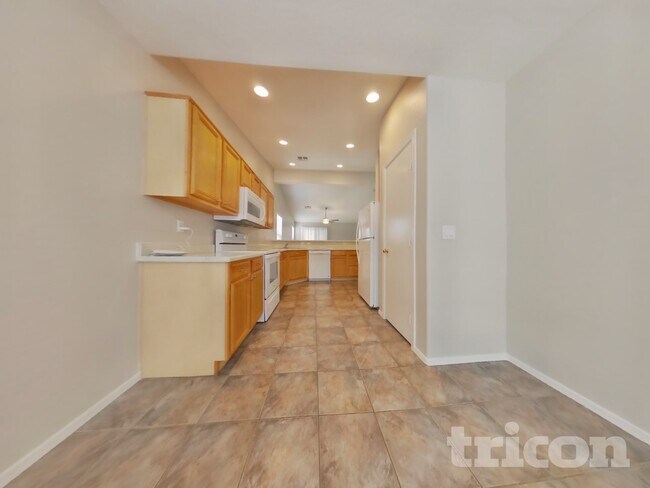 Foto del edificio - 10819 W Virginia Ave