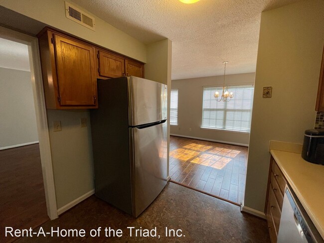 Foto del edificio - 2 br, 2 bath House - 11 Meadowood Glen Way...