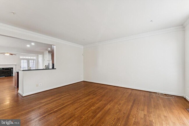 Foto del edificio - 12423 Falconbridge Dr