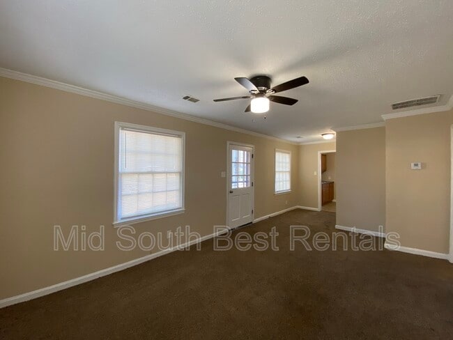 Building Photo - 2845 S Dunmoor St