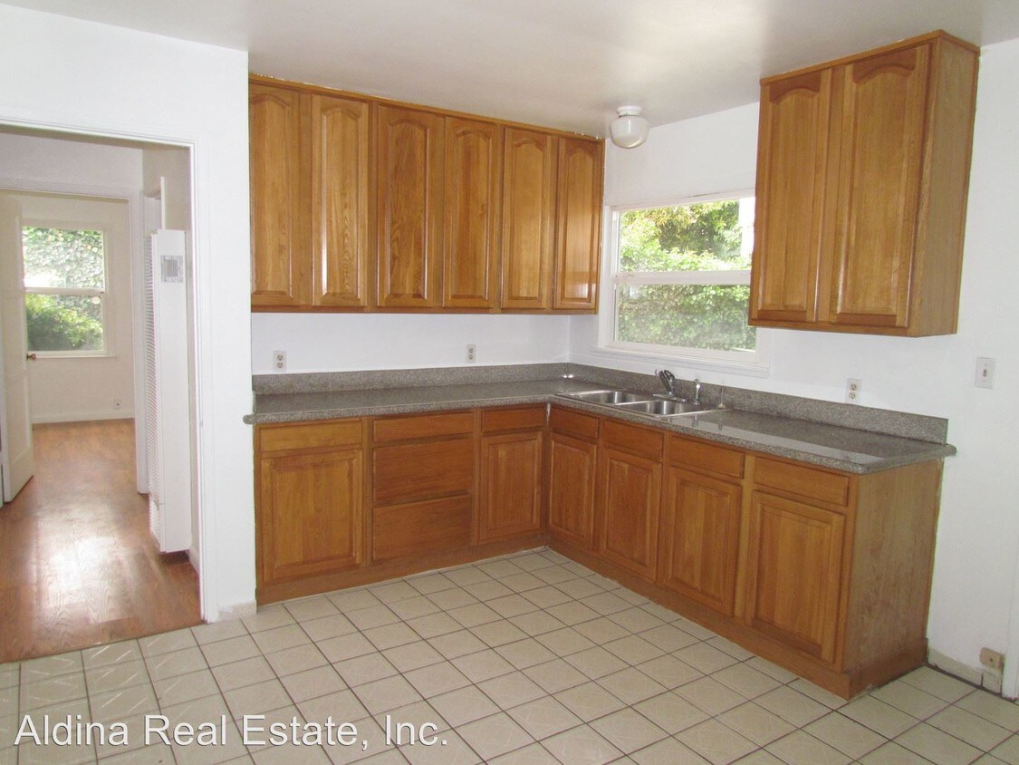 Building Photo - 50 Florence Ave