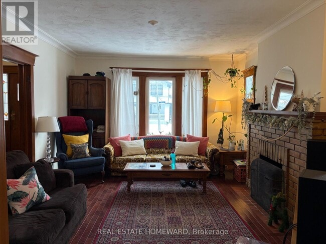 Photo du bâtiment - 44 Lola Rd