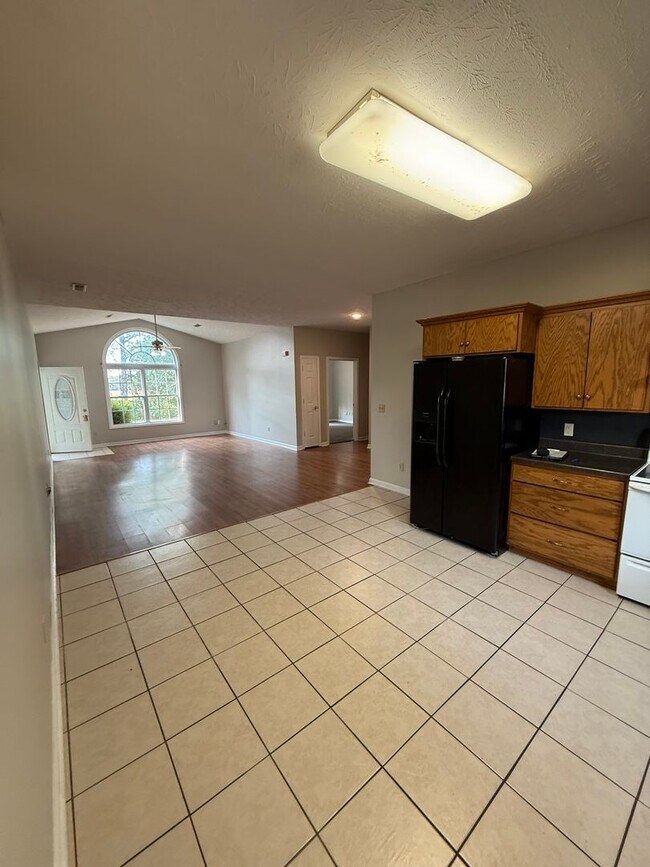 Foto del edificio - 104 Cedar Tree Ln