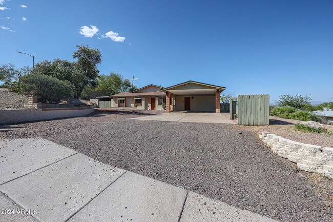 Building Photo - 1740 E Camino del Santo